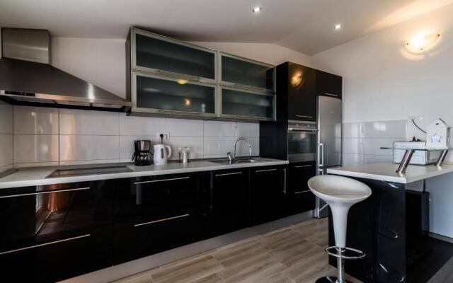 La Bodega Apartments