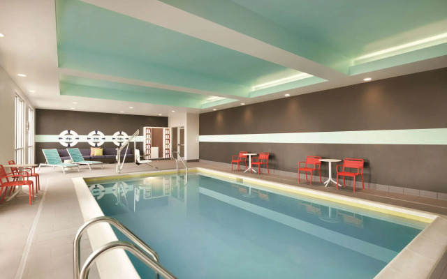 Tru by Hilton Lancaster East