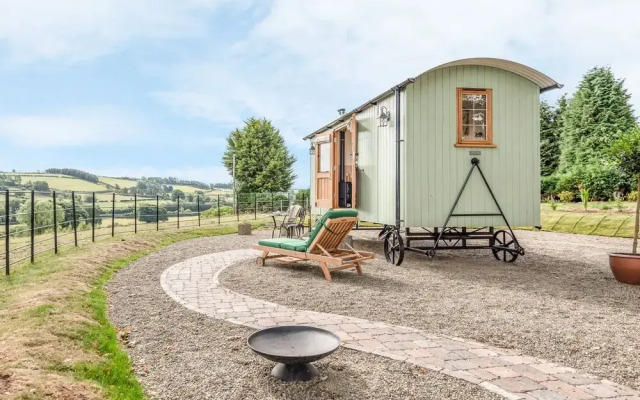 Padarn's Hut