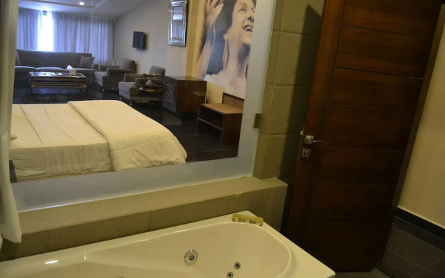 Platinum Hotel