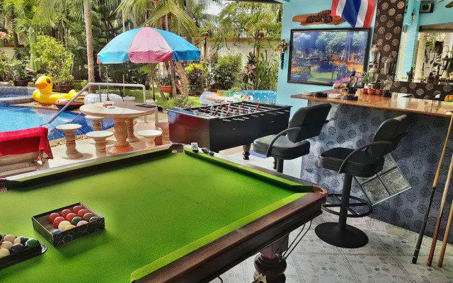 Relaxing Palm Pool Villa