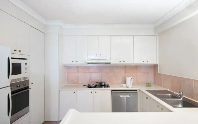 Soul Surfers Paradise 3 Bedroom Beach Apartment