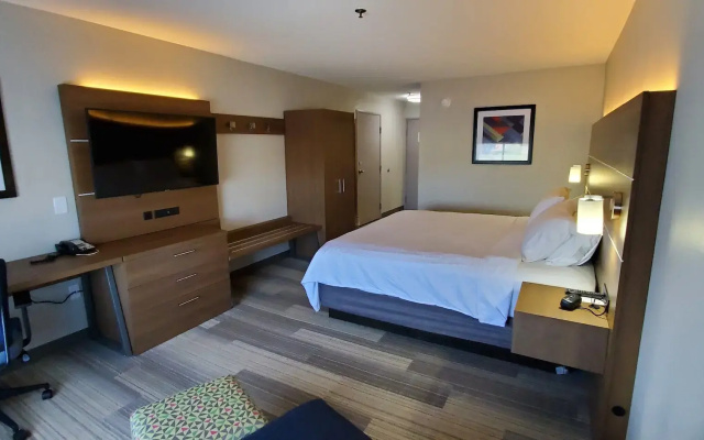 Holiday Inn Express Hotel and Suites Kinston by IHG