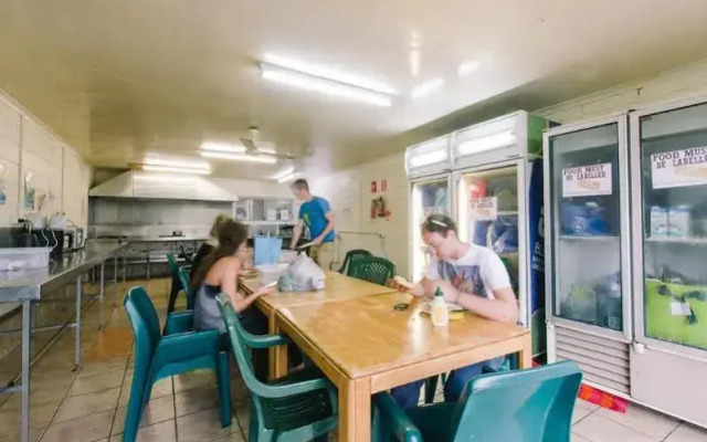 Beaches Backpackers Airlie Beach - Hostel