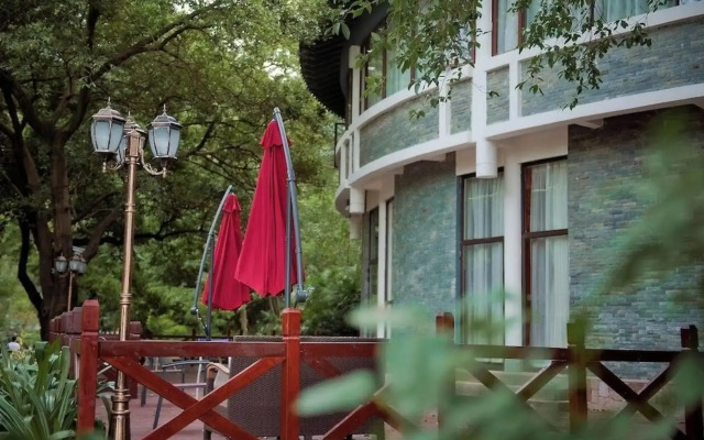 Guilin Crystal Crescent Moon Hotel