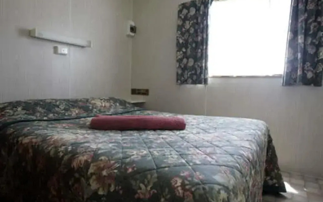 Waters Edge Holiday Park