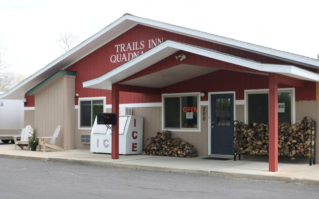Trails Inn Quadna Mountain Motel