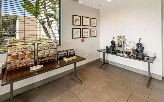 Country Inn & Suites by Radisson, San Diego North, CA