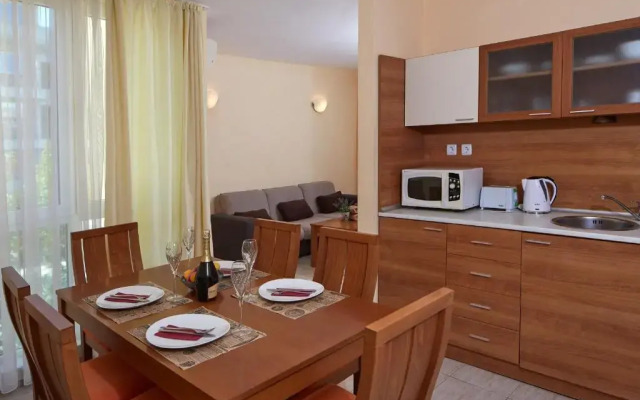 Pollo Resort Mikosta Apartments