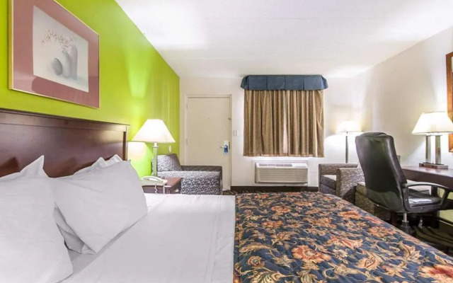 Days Inn By Wyndham Calhoun Ga I-75 And Us-41