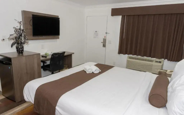 Value Inn Bellflower