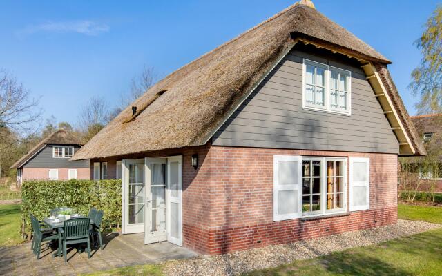 Thatched Villa With 2 Bathrooms Near Appelscha