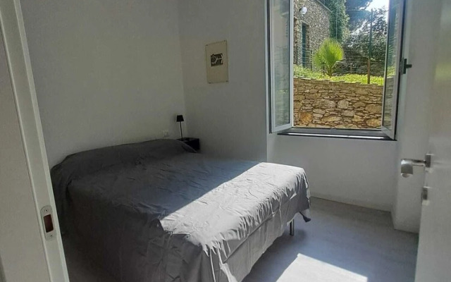 Central Design Flat With Parking