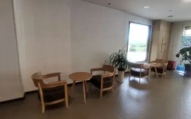 HanTing Hotel (Pinghu Xinhua Middle Road)