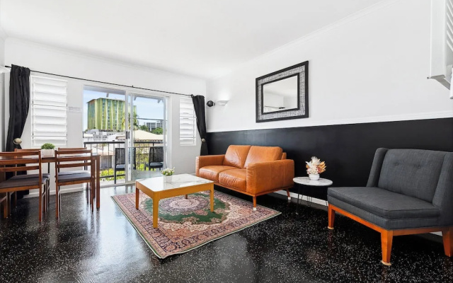Villa Vaucluse Apartments of Cairns – Guest Rooms – Cairns