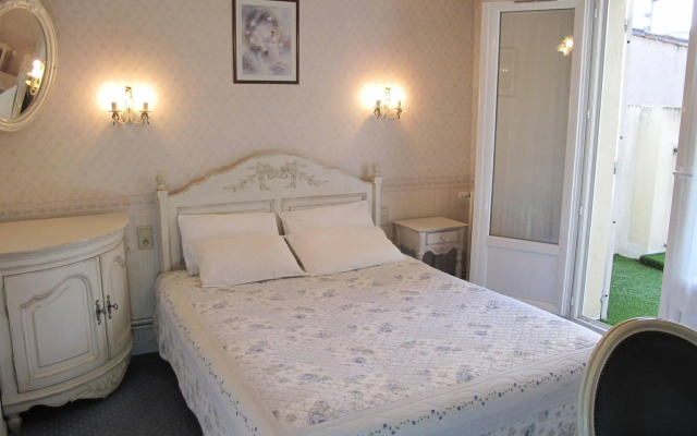 Acanthe du Temple Hôtel