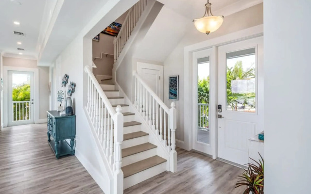 Mastway House by Brightwild Pool Dock