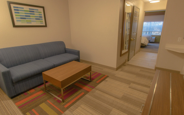 Holiday Inn Express and Suites Manassas by IHG