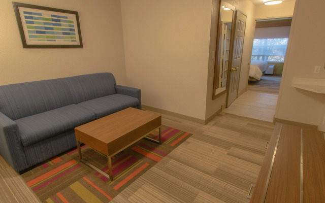 Holiday Inn Express and Suites Manassas, an IHG Hotel