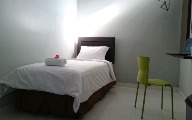 RedDoorz Plus @ Hotel Star 88