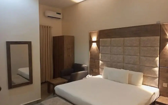 Haute ApartHotel