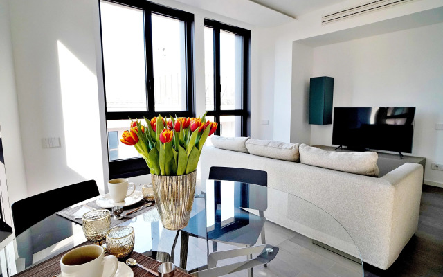 San Babila Modern Apartment