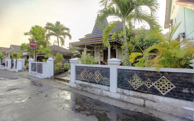 Oyo 1650 Griya Joglo Homestay