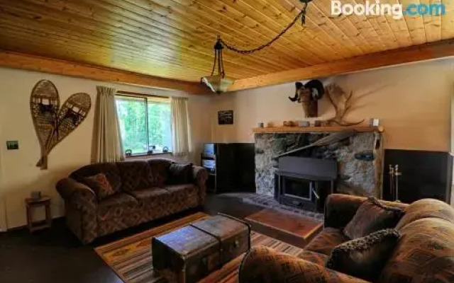 Ruth Lake Lodge Resort