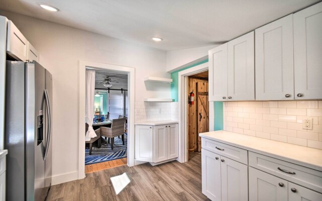 Chincoteague House w/ Enclosed Porch + Deck