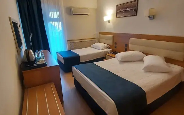 Blue Port Hotel