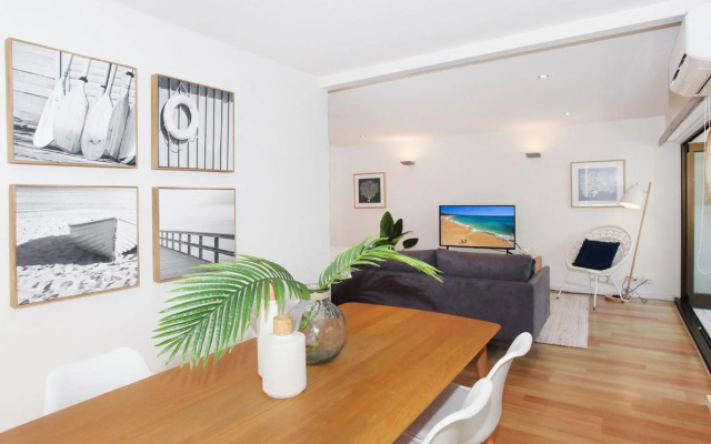 Windmill 4 - Two Bedroom Beachside Apartment on Parkyn Parade!