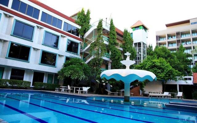 Seashore Pattaya Resort