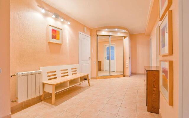 Апартаменты на улице Стародеревенская 33/10