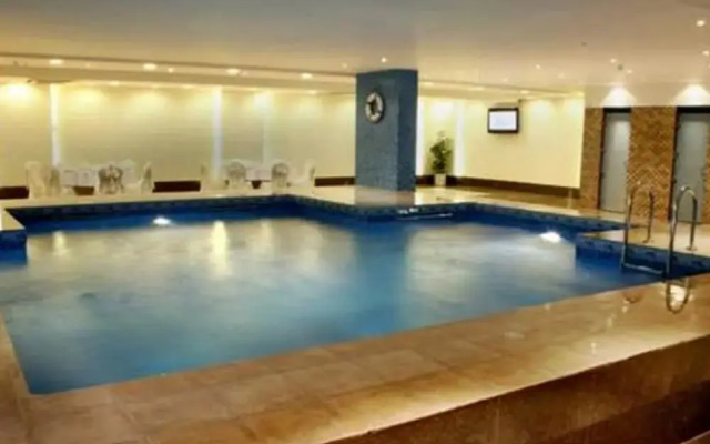 Golden Prince Hotel
