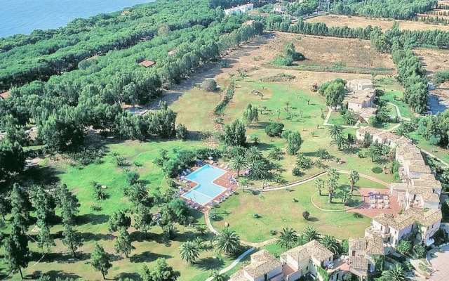 Residence con piscina a 250 mt dal mare