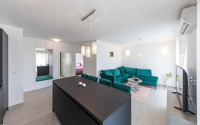 Stunning Apartment in Trogir With 2 Bedrooms and Wifi