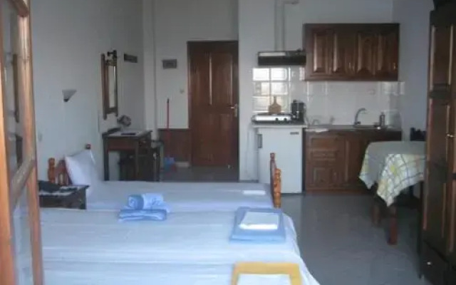 Felitsia Apartments & Studios