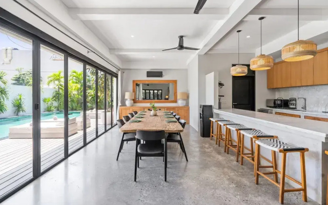 Abu Villa by Betterplace