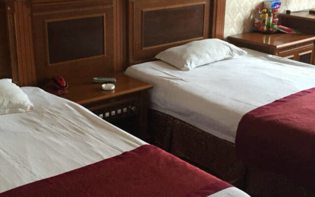 Luoyang New Shengguang Hotel