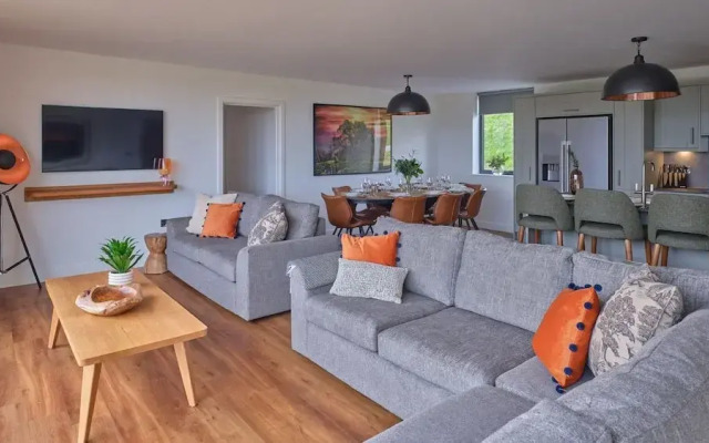 Valley View 4 Bedroom Lodge 1