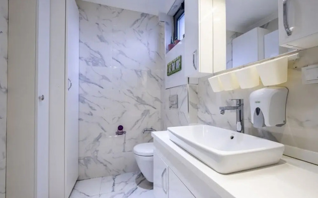 Flat With Rainbow Themed Interior in Goztepe