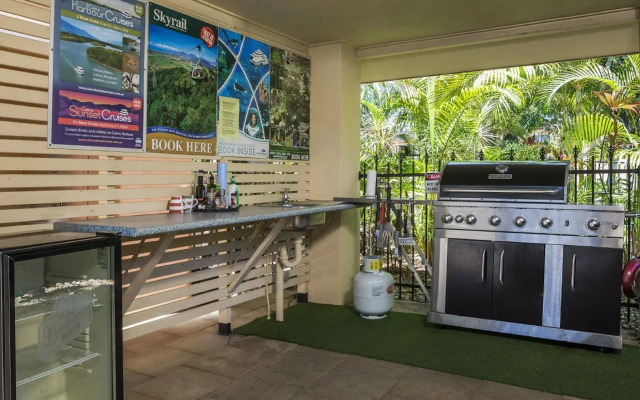 City Plaza Apartments