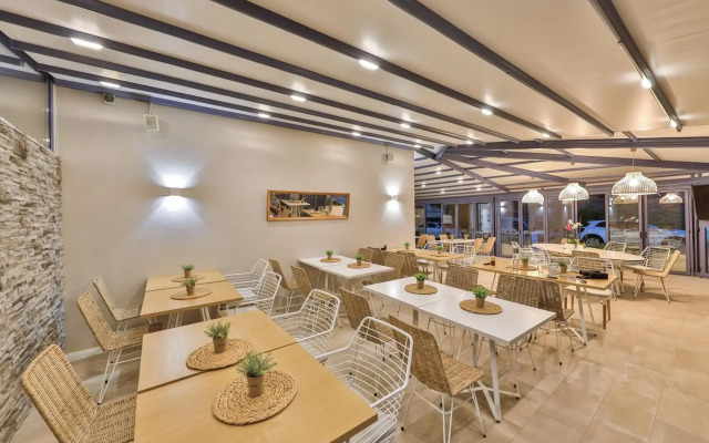 Dias Hotel