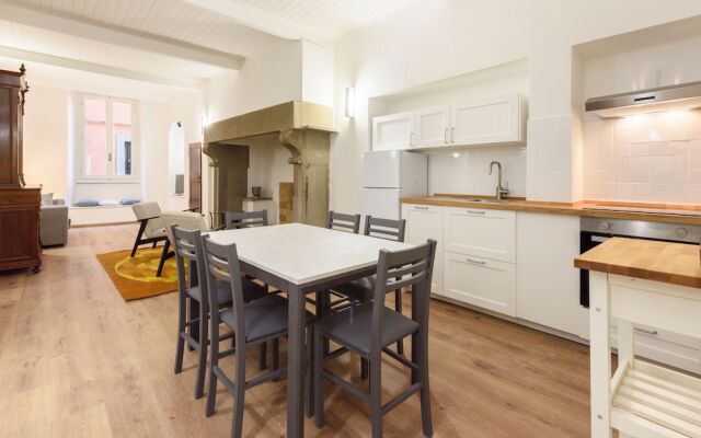 Uffizi 3 bedrooms by Mmega