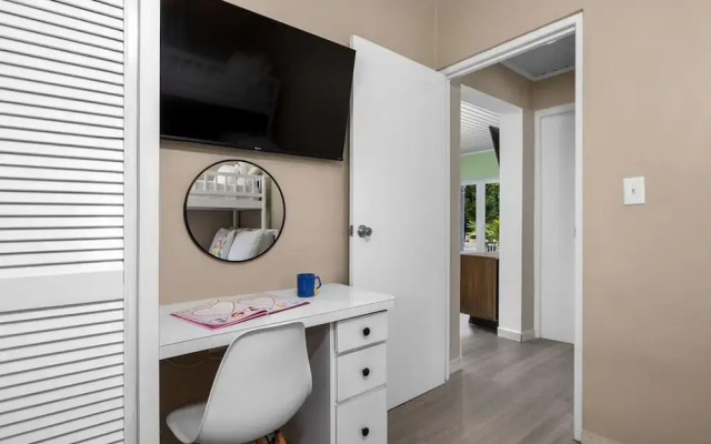 Renovated 4br2ba w Private Pool in Prime Location