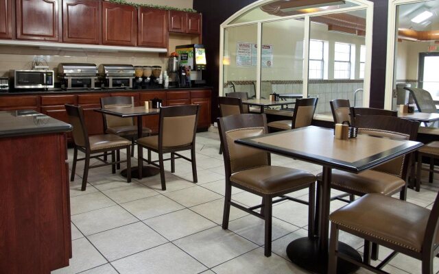Best Western Plus Tulsa Inn & Suites