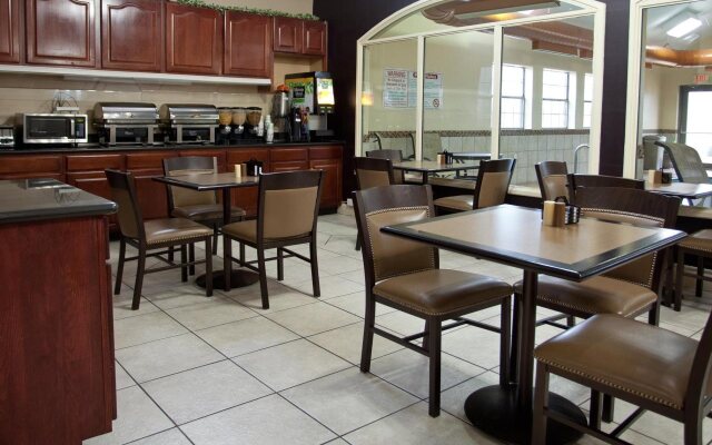 Best Western Plus Tulsa Inn & Suites