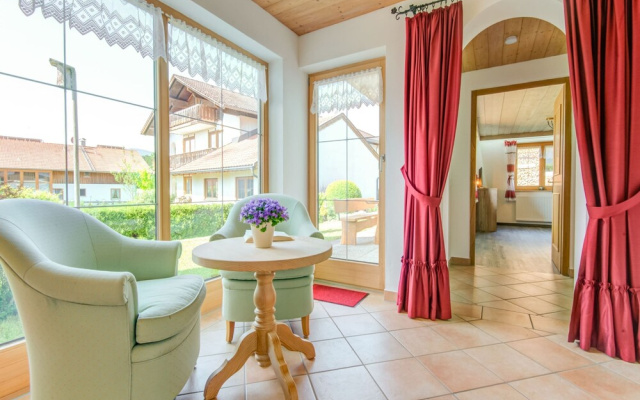 Flat in Wildsteig With Furnished Garden