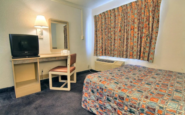 Motel 6 Fort Wayne, IN