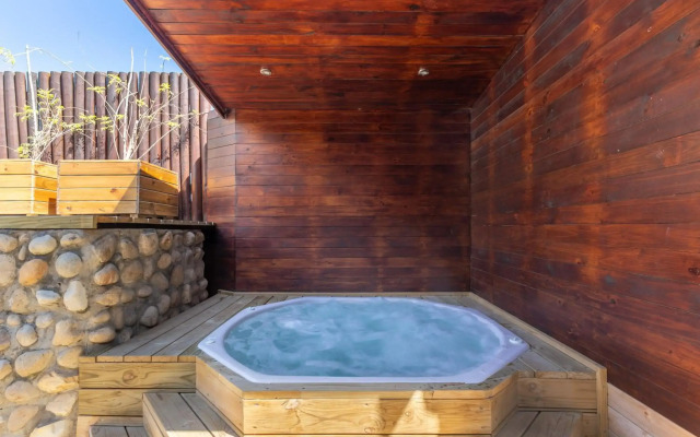 Knysna Log-Inn Hotel